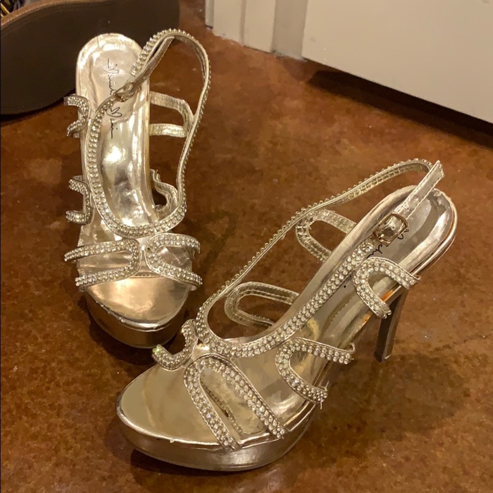 Perfect condition gold stilettos!!!!